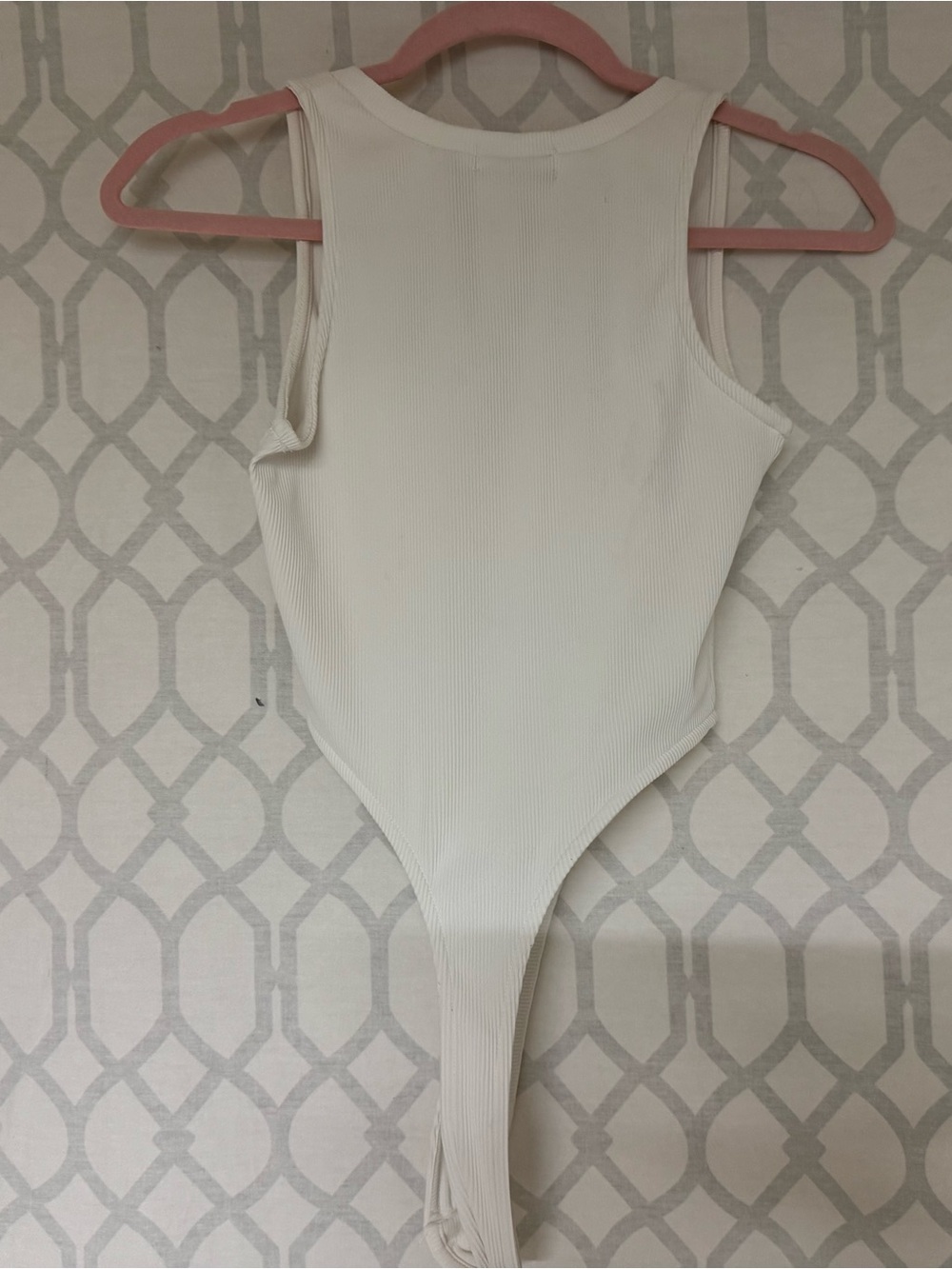 Edikted White Ribbed V-Neck high cut  Bodysuit - Picture 4 of 5